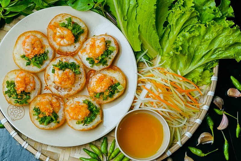 Bánh Căn Bà Gái – 51 Trúc Bạch